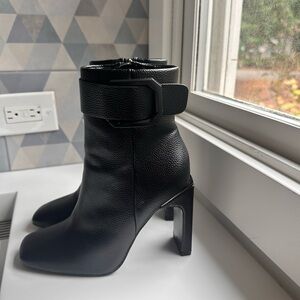 Women’s Torgeis black heel Daphne booties size 6